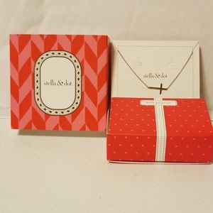 Stella & Dot Interlock Cross Necklace -Silver